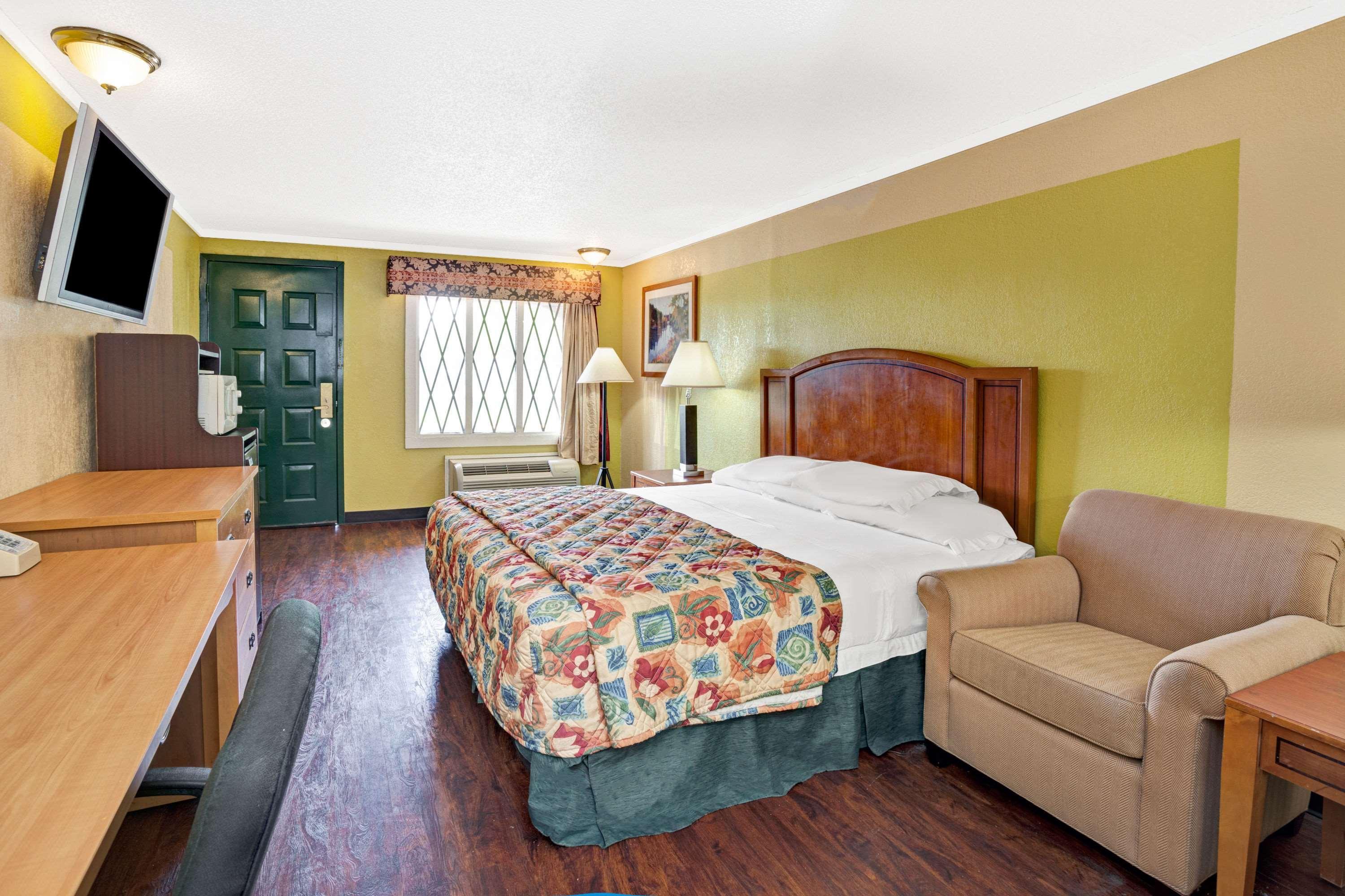 Knights Inn - Madison Heights Exteriör bild