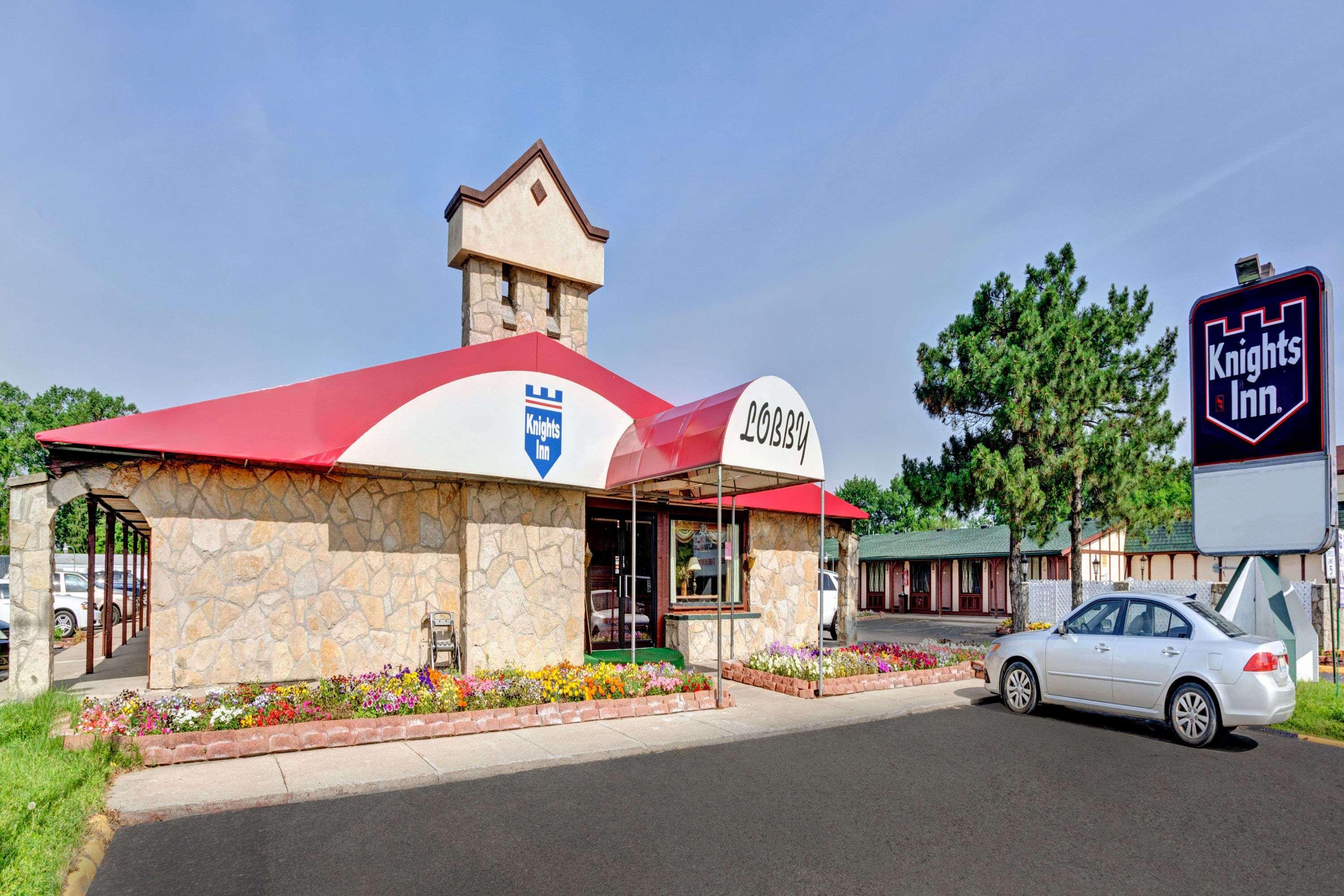 Knights Inn - Madison Heights Exteriör bild